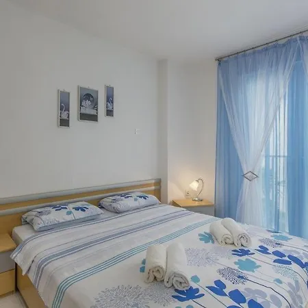 Apartament In With Terrace, Air Condition, Wifi, Washing Machine Rovinj