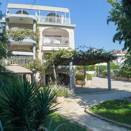 In With Terrace, Air Condition, Wifi, Washing Machine Apartament *