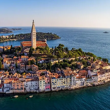 Apartament In With Terrace, Air Condition, Wifi, Washing Machine Rovinj