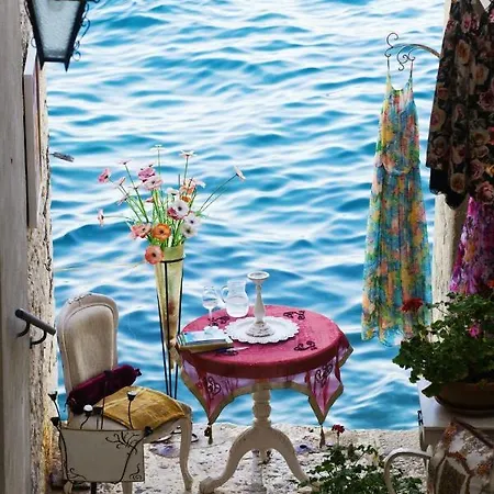 In With Terrace, Air Condition, Wifi, Washing Machine *